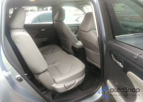 2023 Toyota Highlander Xle z USA, uszkodzony, nr VIN 5TDKDRAH4PS026582